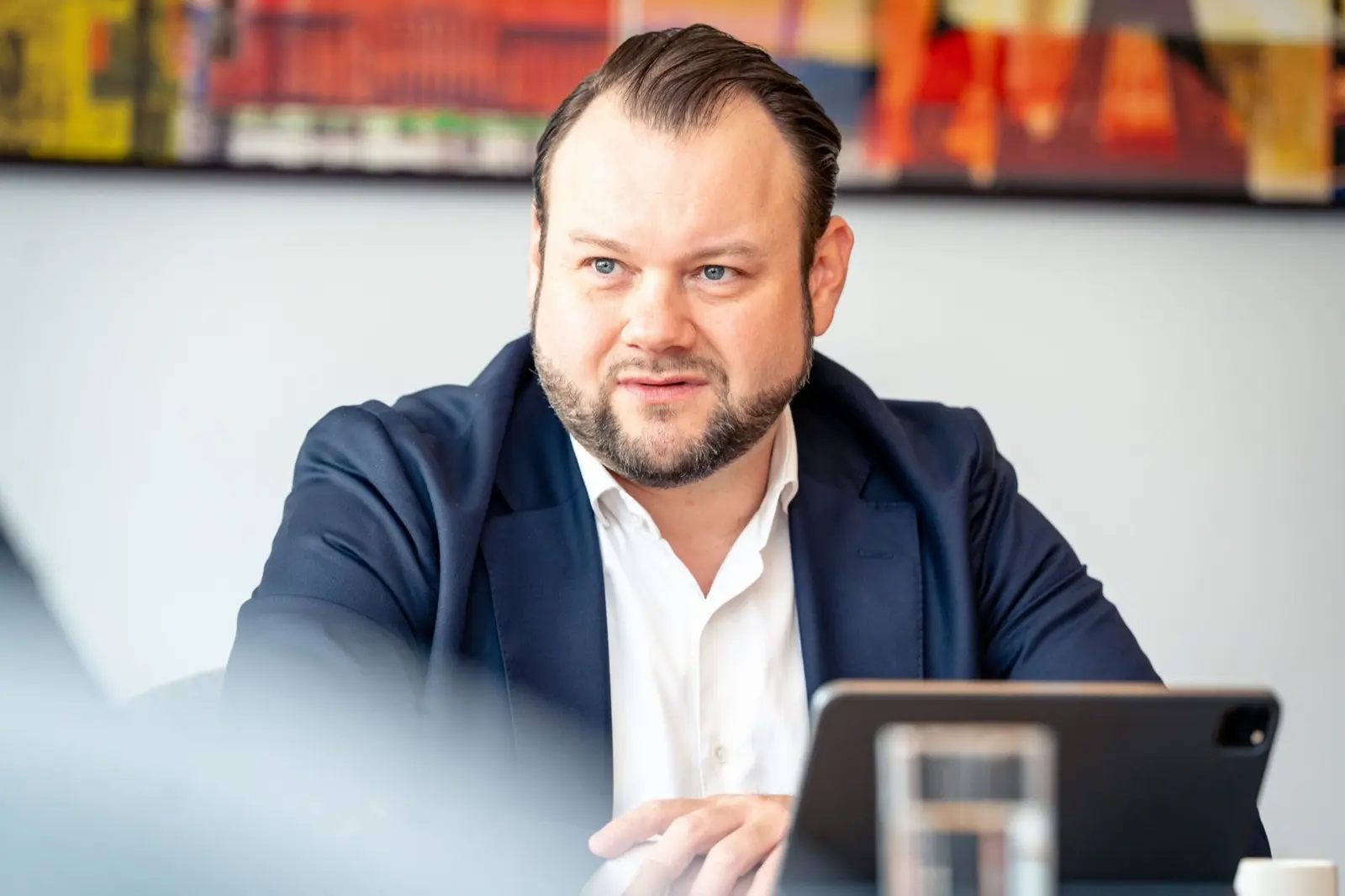 Fundraising startet: Raiffeisen Capital Management erweitert Produktangebot um „Private Infrastructure“