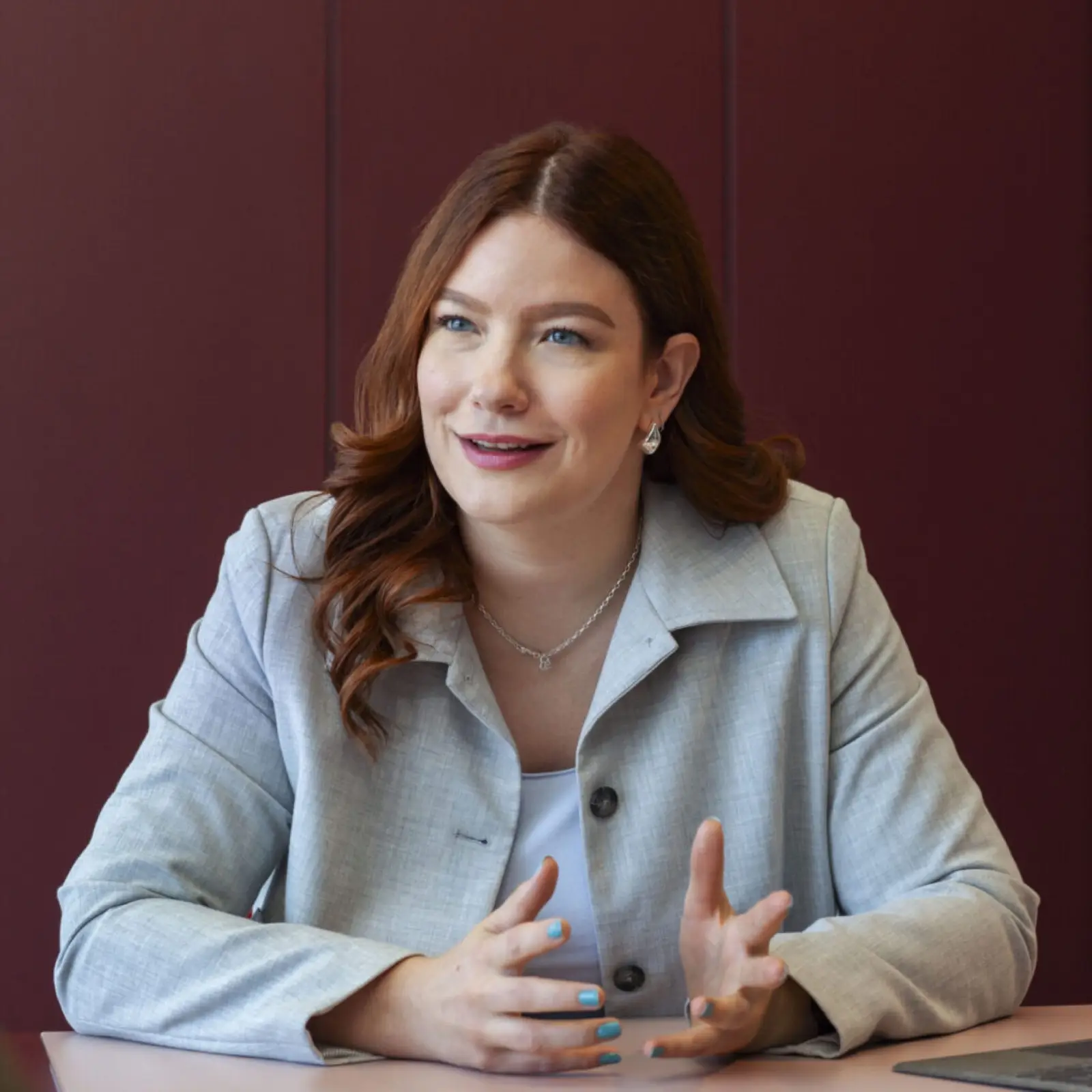 „Wir sind der einzige Büromöbelhersteller in Österreich, der nach dem Standard des Europäischen Umweltmanagements EMAS zertifiziert ist.“

- Sophie Blaha
Geschäftsführung Blaha